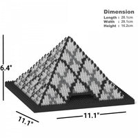 Pirámide del Louvre